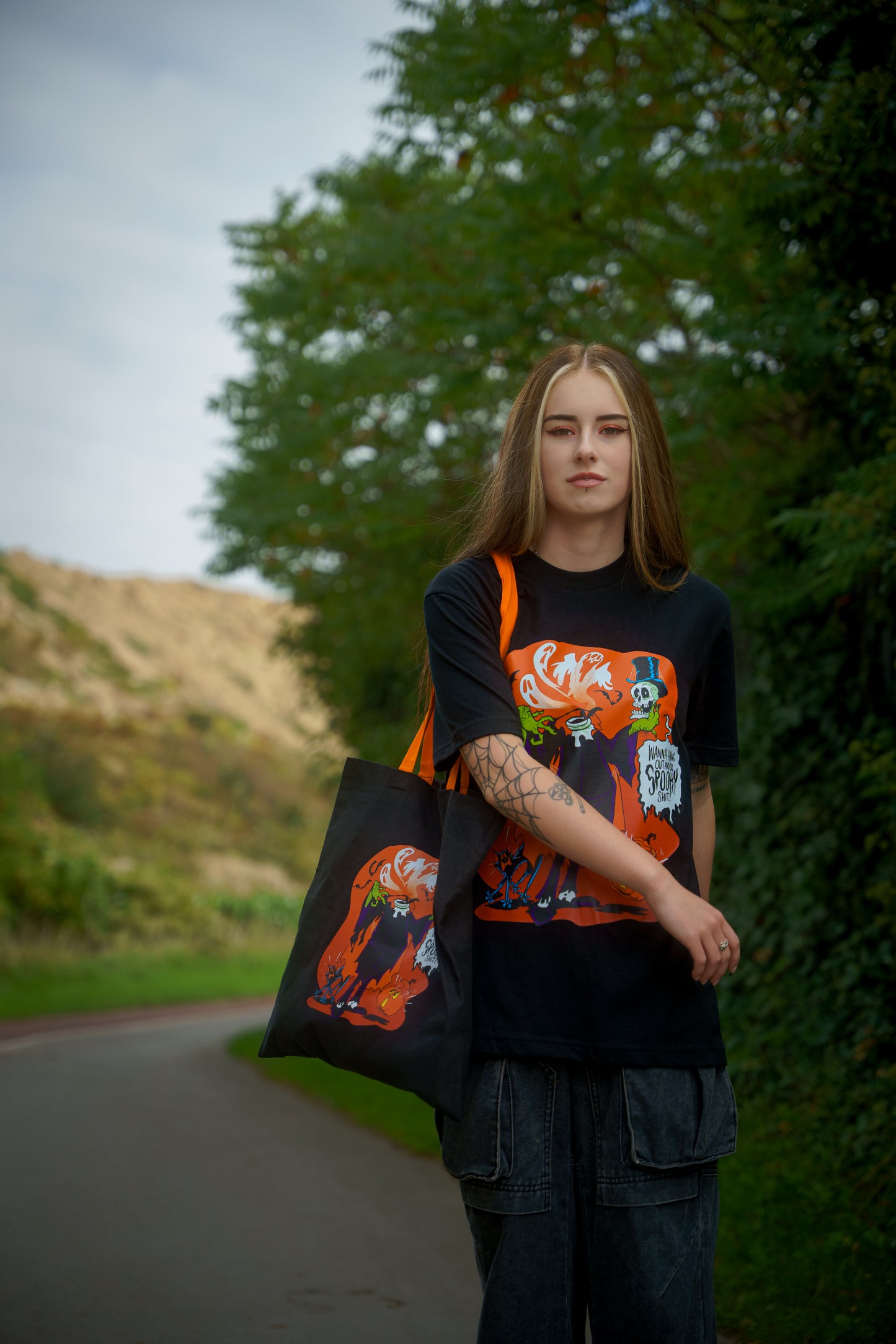 ‘SPOOKY SHIT’ Tote Bag